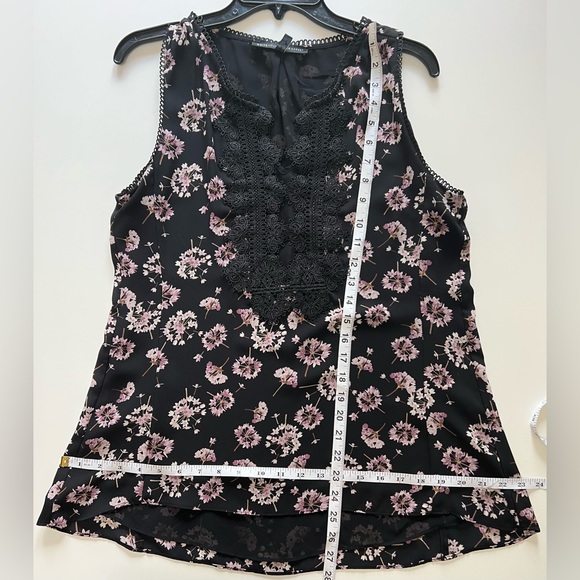 WHBM - Sleeveless Black Lilac Printed - Split Neckline With Lace Detailing - Picture 11 of 13